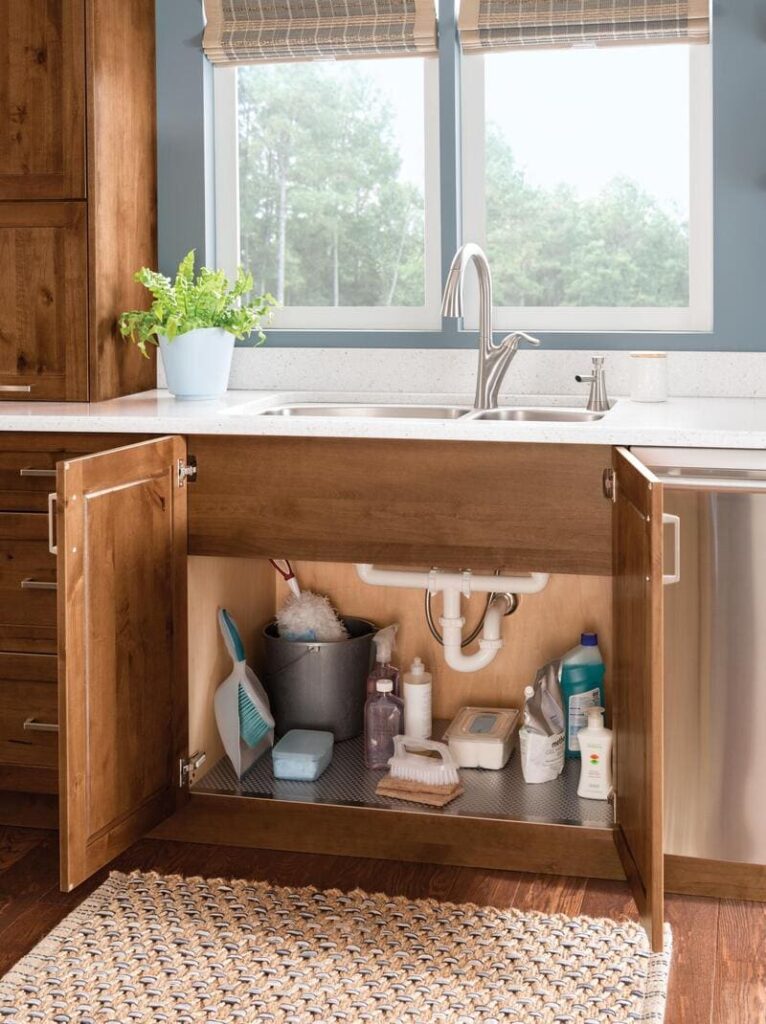 Visual of full-height sink base cabinets in a modern kitchen, highlighting increased vertical space. 