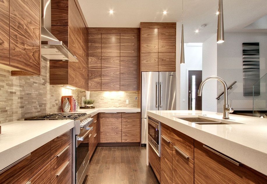 Natural veneer kitchen cabinets, creating a seamless and elegant kitchen design