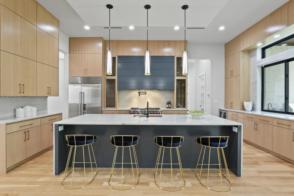 Light oak kitchen cabinet colors adding warmth and light to mid-size kitchens