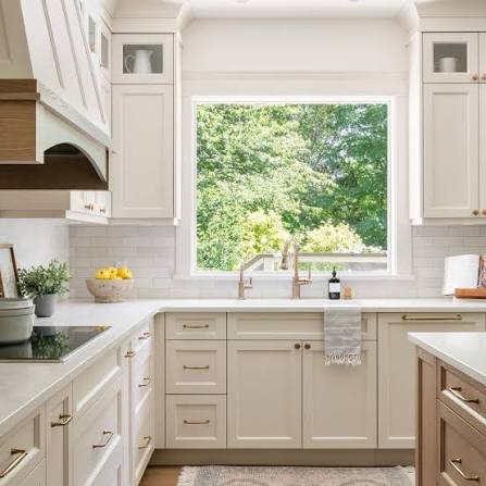 Heritage-brand stylish kitchen cabinets with custom engineering